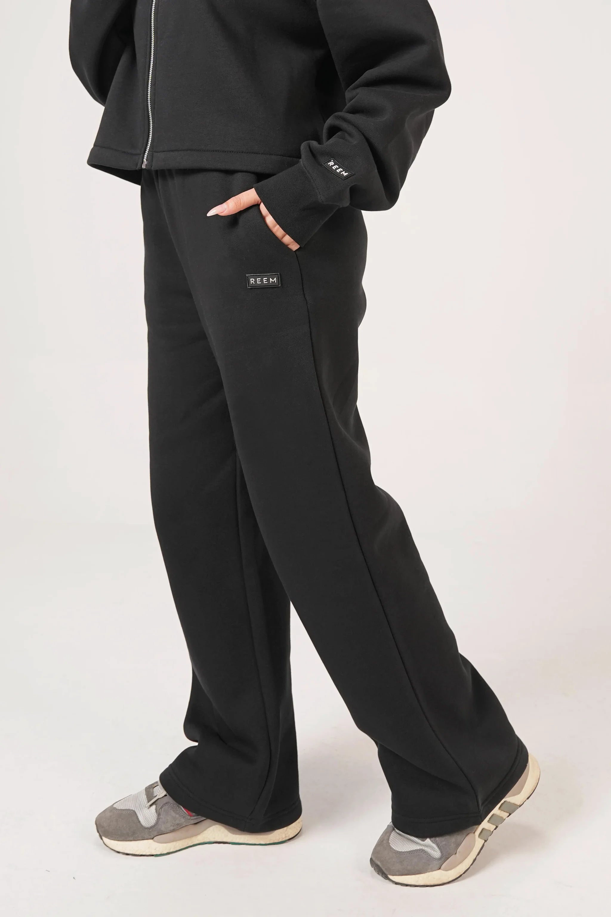 Classic Straight Fit Trouser - Black